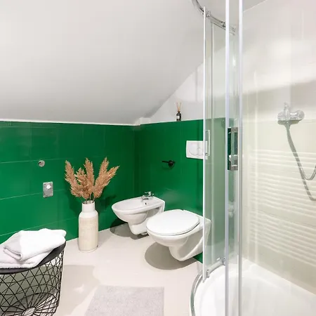 Antre 2 Podkrovny S Klimou Dog Friendly Апартаменты Бойнице